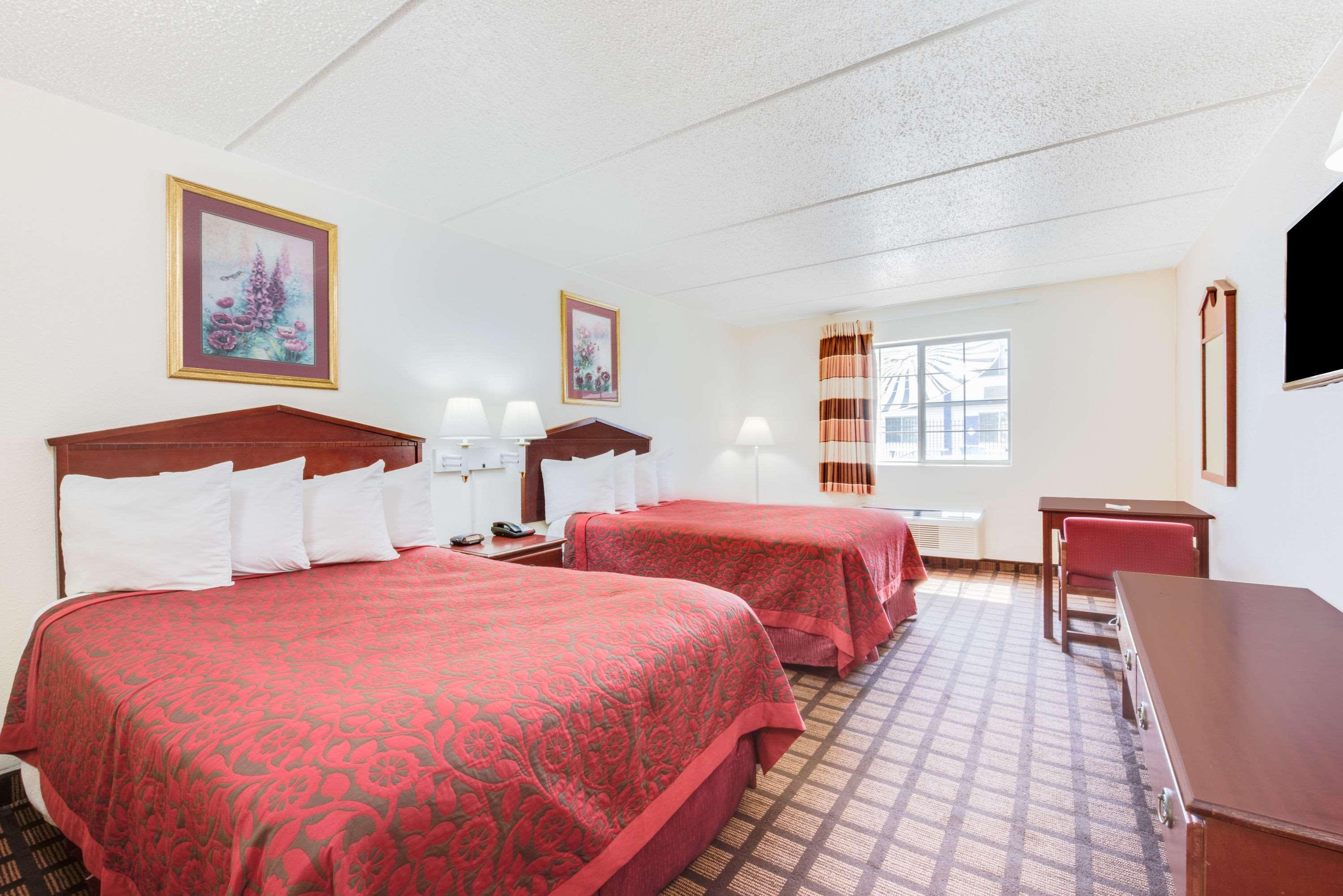 Days Inn & Suites By Wyndham Laredo Extérieur photo